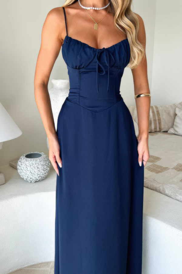 Elegant Flowing Silhouette Maxi Dress