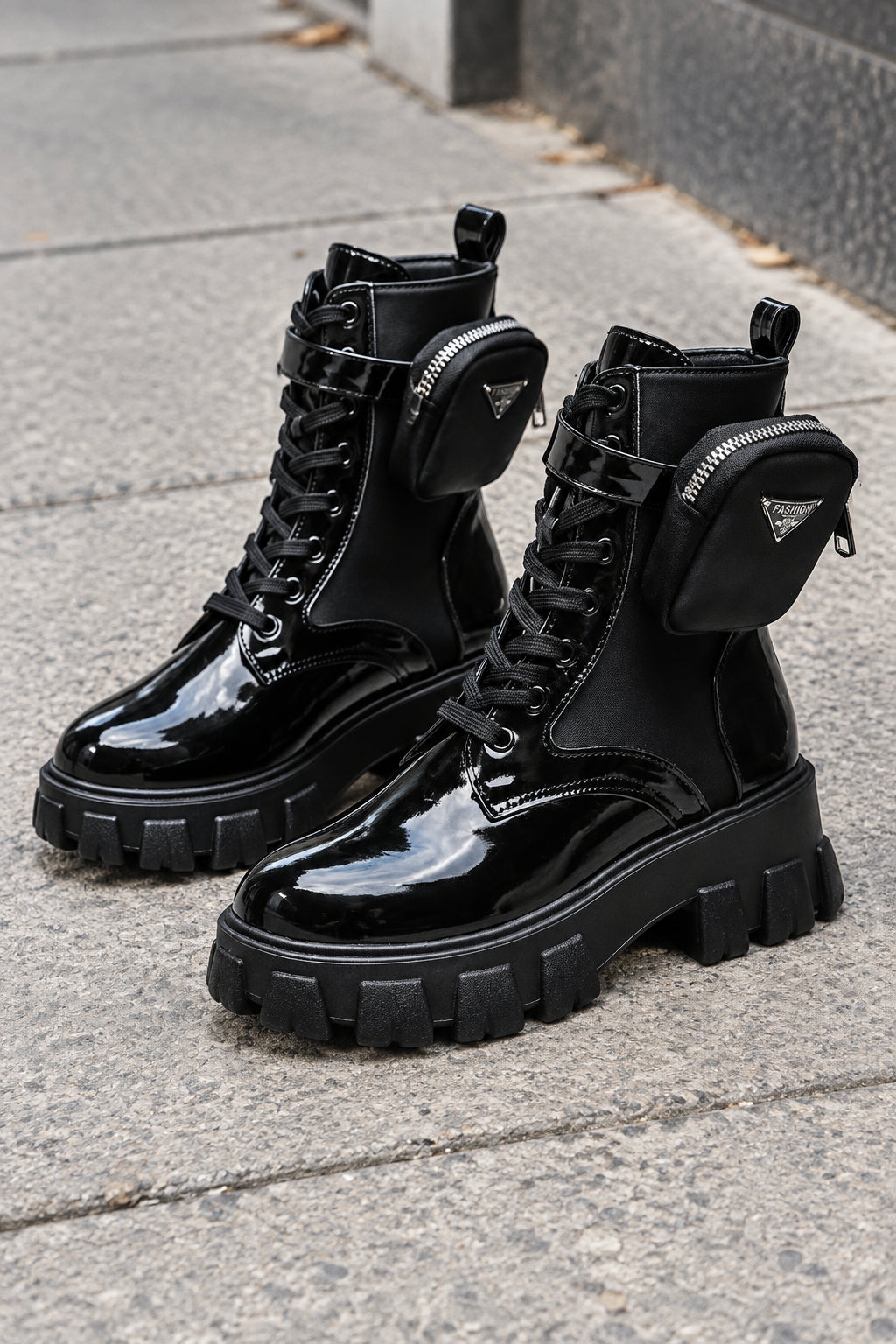 Schnürbare Plateau-Stiefeletten für einen markanten Alltagsstil