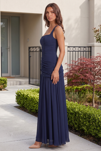 Elegantes Fließendes Serena Maxikleid