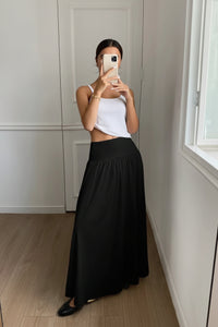 Elegant High Waist Skirt with Graceful Flowing Silhouette