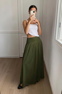 Elegant High Waist Skirt with Graceful Flowing Silhouette