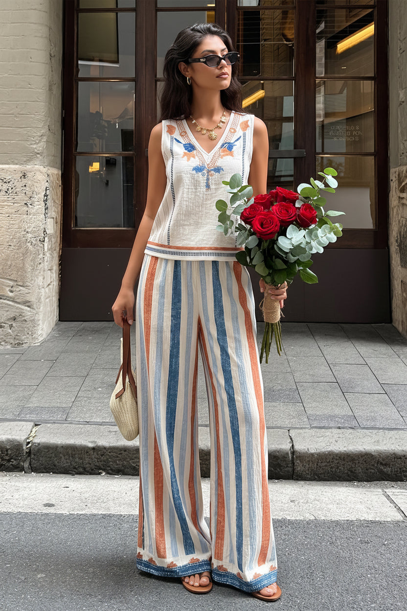 Stylish Vacation Outfit with Printed Top and Relaxed Pants