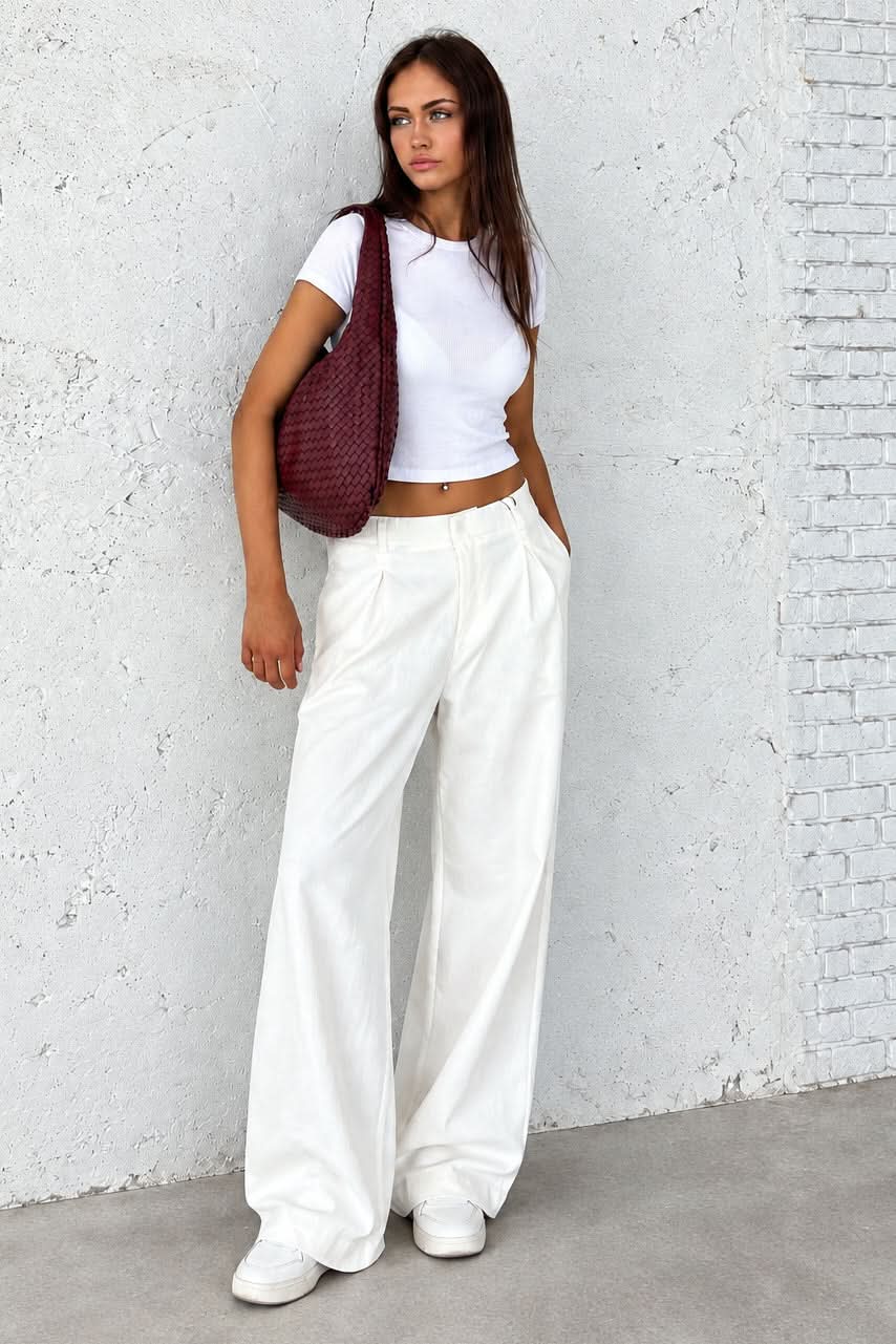 Trendy Woven Tote Bag for Modern Casual Looks