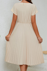 Graceful Pleated Midi Dresses Elegant