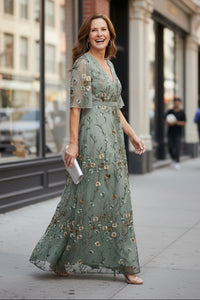 Flowing Maxi Floral Halter Dress