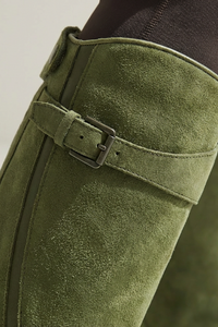 Knee-High Boots with Stable Sole and Modern Fit