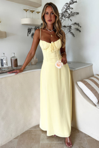 Elegant Flowing Silhouette Maxi Dress