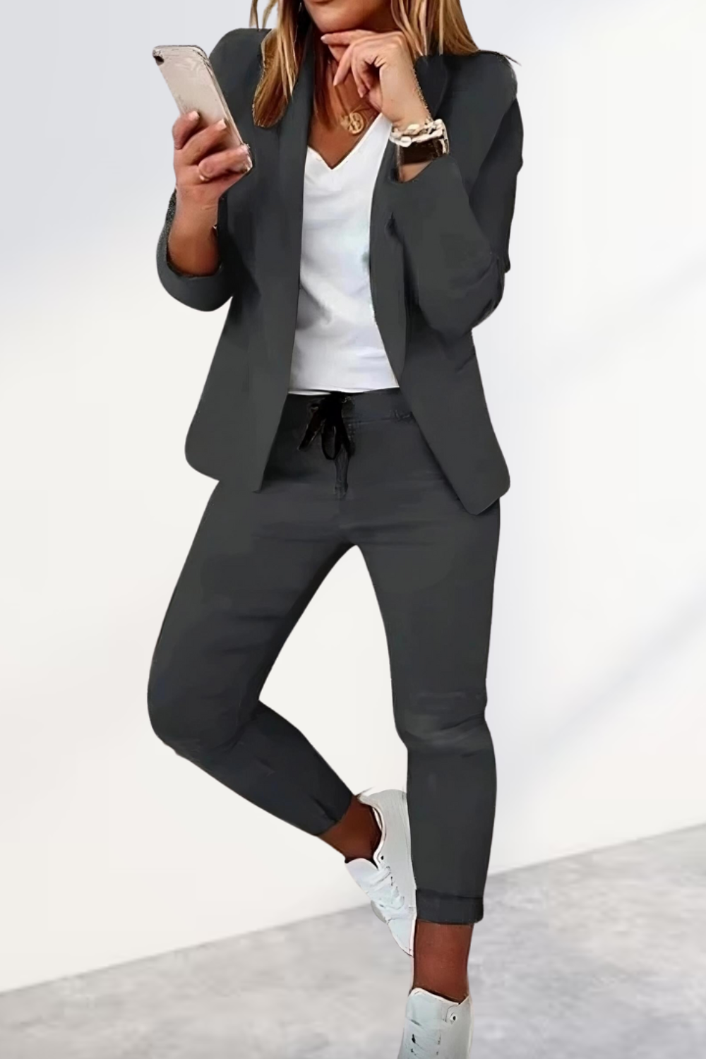 Chic Blazer Set for Modern Sophistication with Tailored Trousers 3