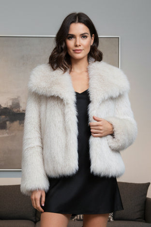 Chic Faux Fur Coat for Effortless Warmth and Stylish Comfort 8