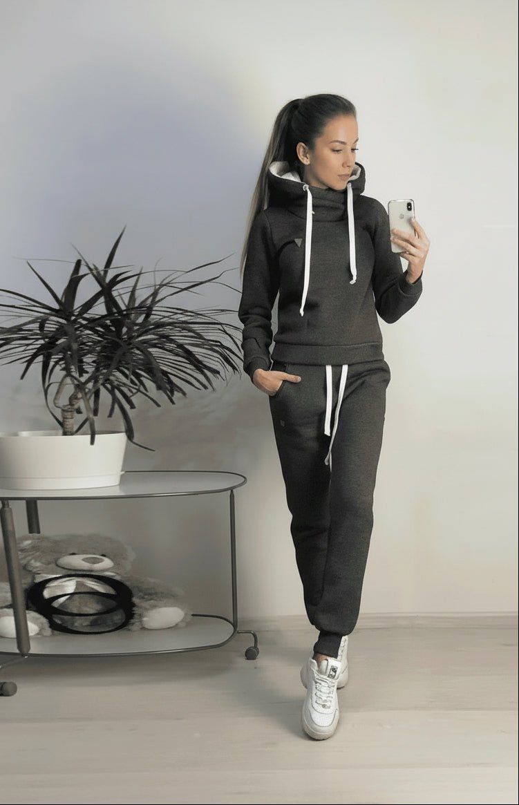 Comfortable Black Tracksuit Set for Effortless Athletic Style 2