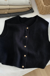Comfortable Sleeveless Button-Up Crop Vest for Effortless Style 3