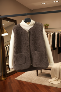 Cozy Fleece Vest for Stylish Layering and All-Season Comfort 0