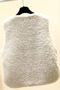 Cozy Fleece Vest for Stylish Layering and All-Season Comfort 4