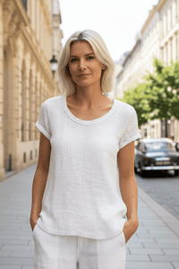 Curved Hem T-Shirt with Vintage Style and Everyday Comfort 0
