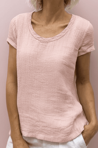 Curved Hem T-Shirt with Vintage Style and Everyday Comfort 2