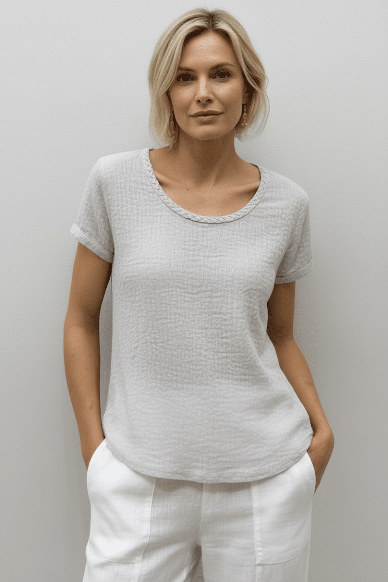 Curved Hem T-Shirt with Vintage Style and Everyday Comfort 4