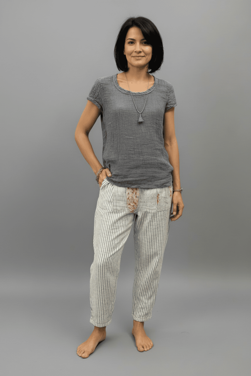 Curved Hem T-Shirt with Vintage Style and Everyday Comfort 5