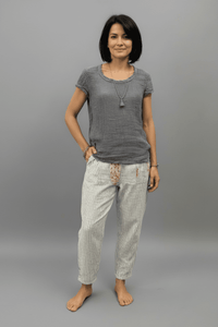 Curved Hem T-Shirt with Vintage Style and Everyday Comfort 5