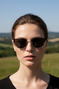 Elegant Cat Eye Sunglasses with UV Protection and Lightweight Frames 3