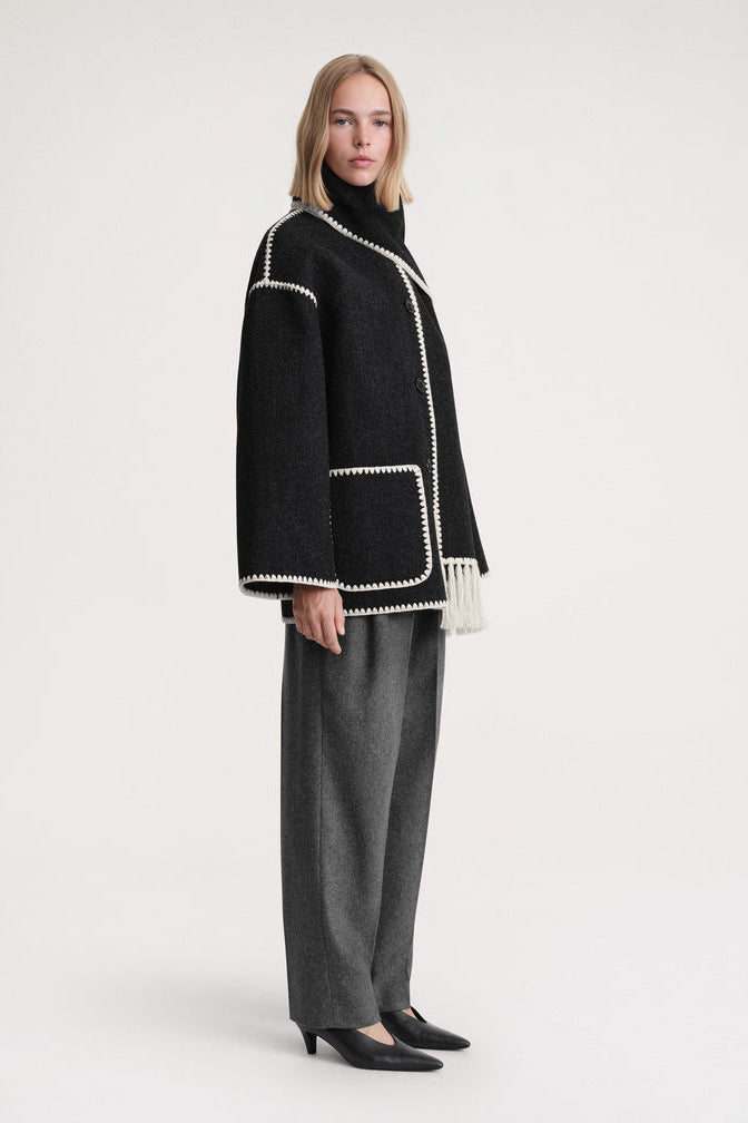 Elegant Scarf Jacket for Cozy Warmth and Timeless Style 5