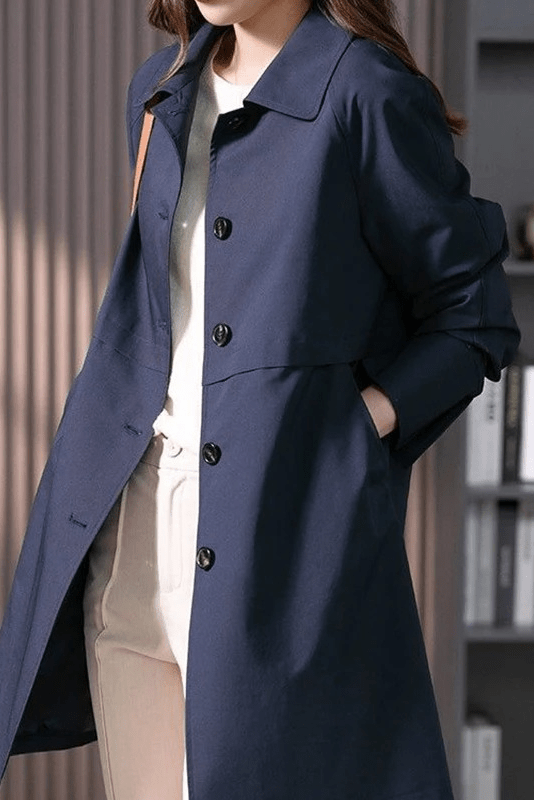 Elegant Short Trench Coat with Tailored Fit and Minimalist Closure 1