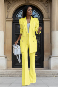 Elegant Two-Piece Blazer Suit for Versatile Styling 3