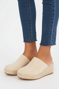 Elevated Black Platform Sandals for Summer Comfort and Style 3