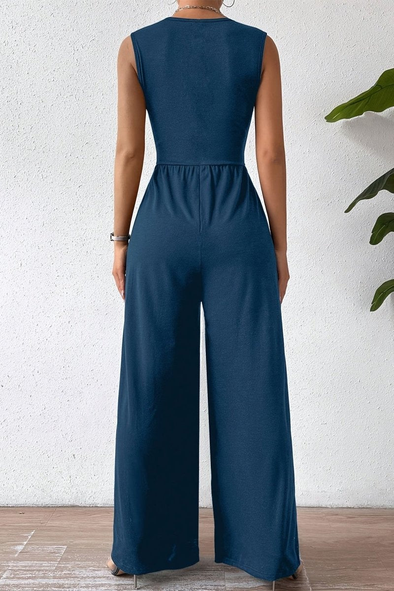Essential Sleeveless Jumpsuit for Urban Professionals with Cinched Waist and Pockets 6
