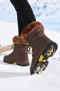 Fashionable Black Ankle Boots with Plush Lining and Supportive Sole 2