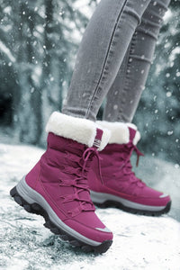 Fashionable Black Ankle Boots with Plush Lining and Supportive Sole 4