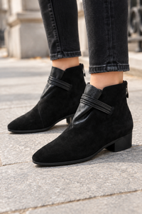 Pointed-Toe Boots