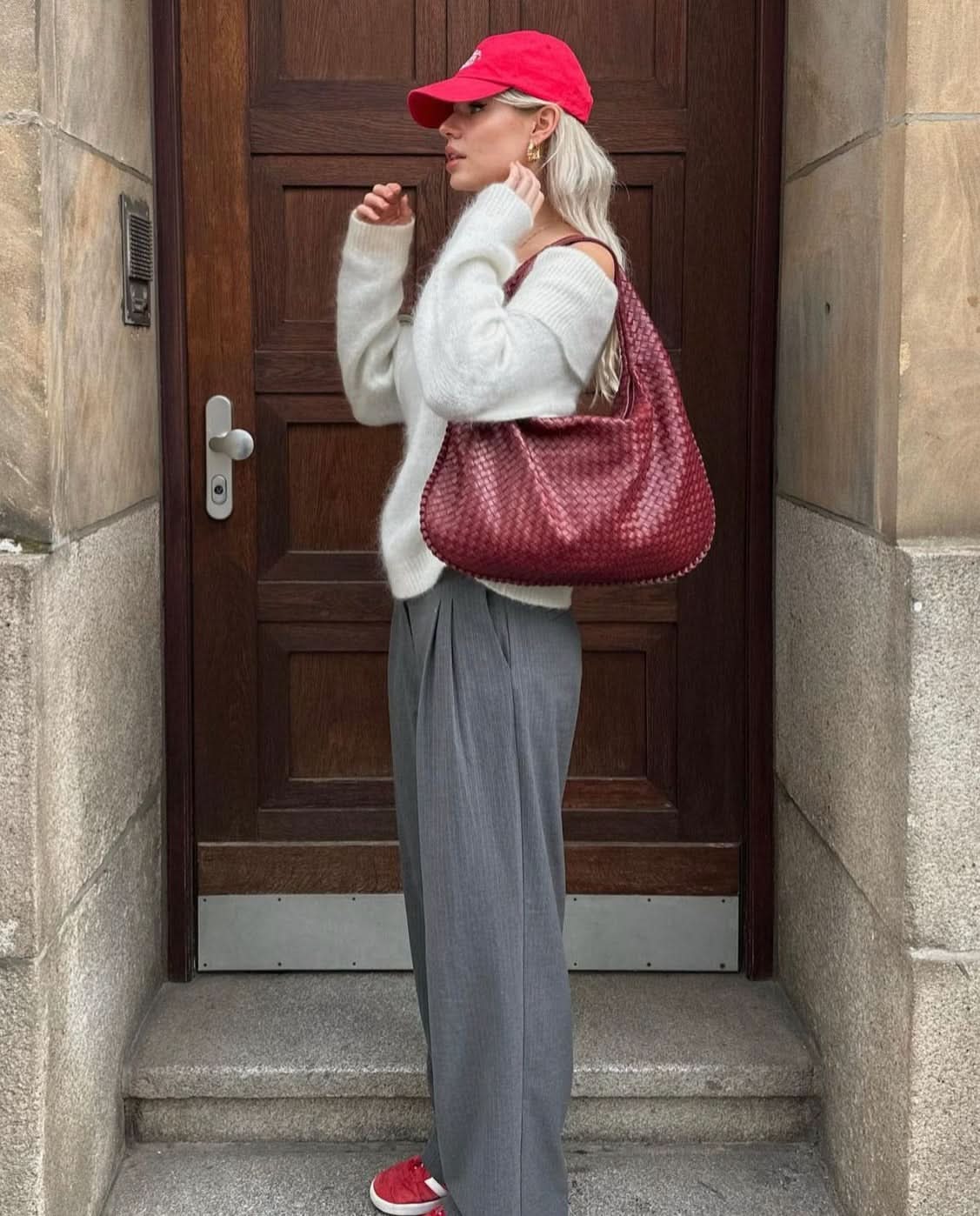 Trendy Woven Tote Bag for Modern Casual Looks