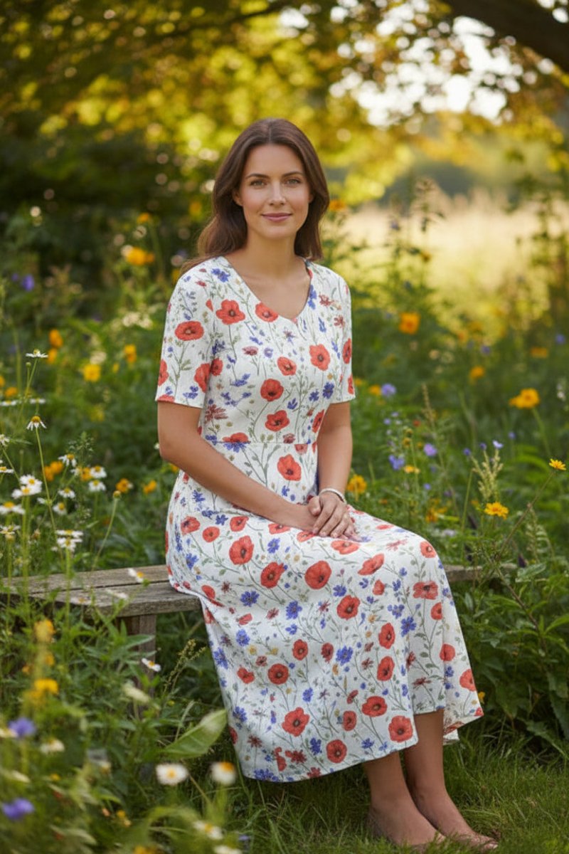 Knee-Length Dress with Flattering Fit and Hidden Pockets 1