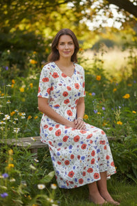 Knee-Length Dress with Flattering Fit and Hidden Pockets 1