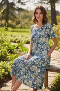 Knee-Length Dress with Flattering Fit and Hidden Pockets 4