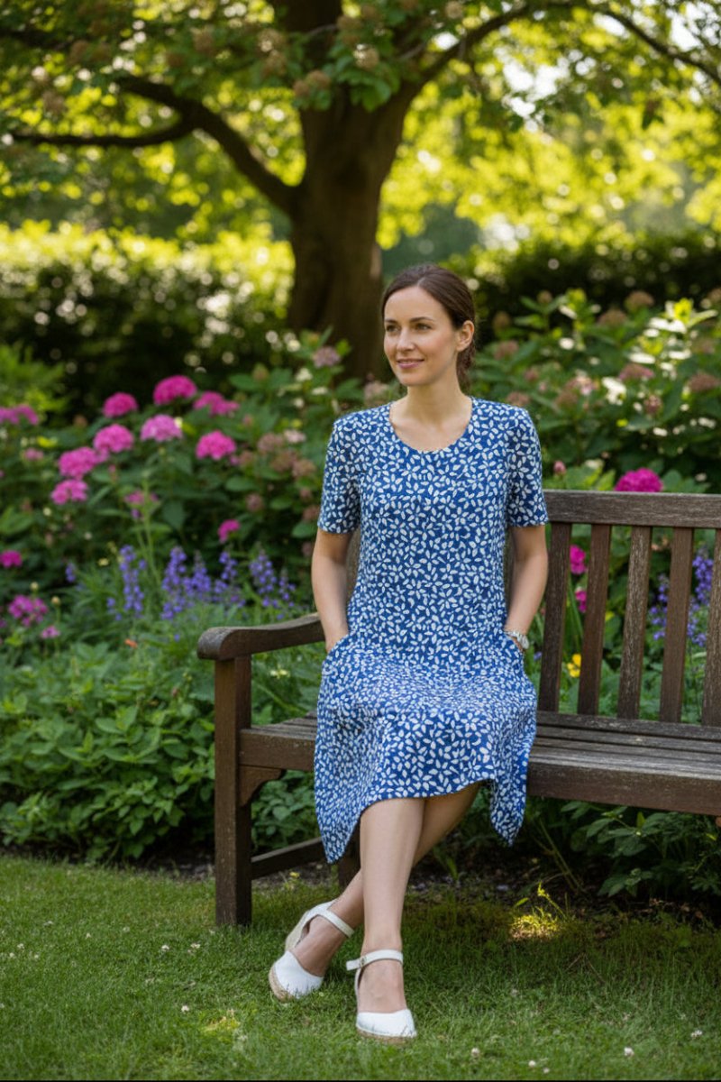Knee-Length Dress with Flattering Fit and Hidden Pockets 5