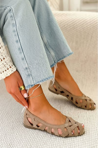 Braided Crossover Strap Sandals