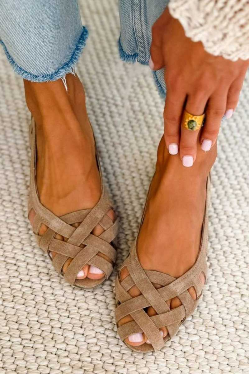 Braided Crossover Strap Sandals