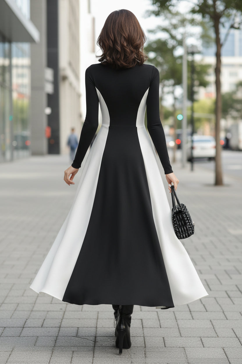 Figurbetontes Maxikleid mit kontrastierendem Rollkragen