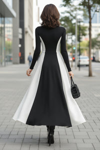 Figurbetontes Maxikleid mit kontrastierendem Rollkragen