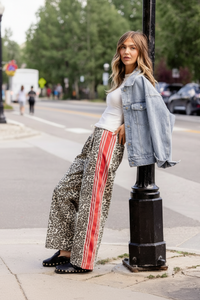 Leopard Print Pull-On Pants for Comfortable Everyday Style and Easy Wear 0