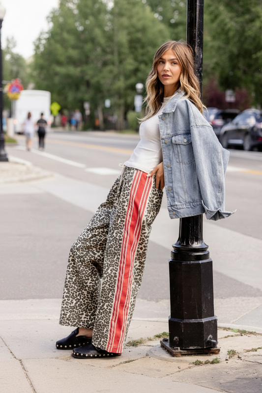 Leopard Print Pull-On Pants for Comfortable Everyday Style and Easy Wear 0