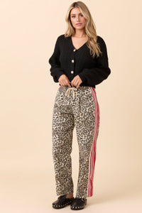 Leopard Print Pull-On Pants for Comfortable Everyday Style and Easy Wear 2