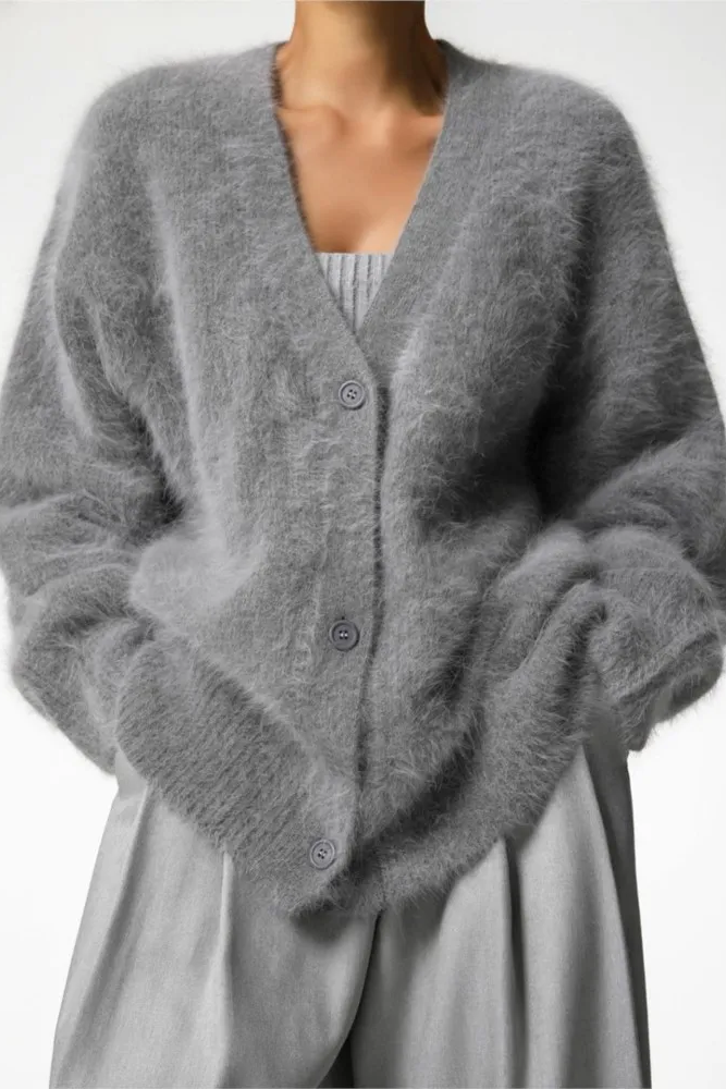 Oversized Button-Up Cardigan for Cozy Elegance and Versatility 7