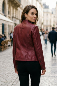 Jacke mit asymmetrischem Verschluss