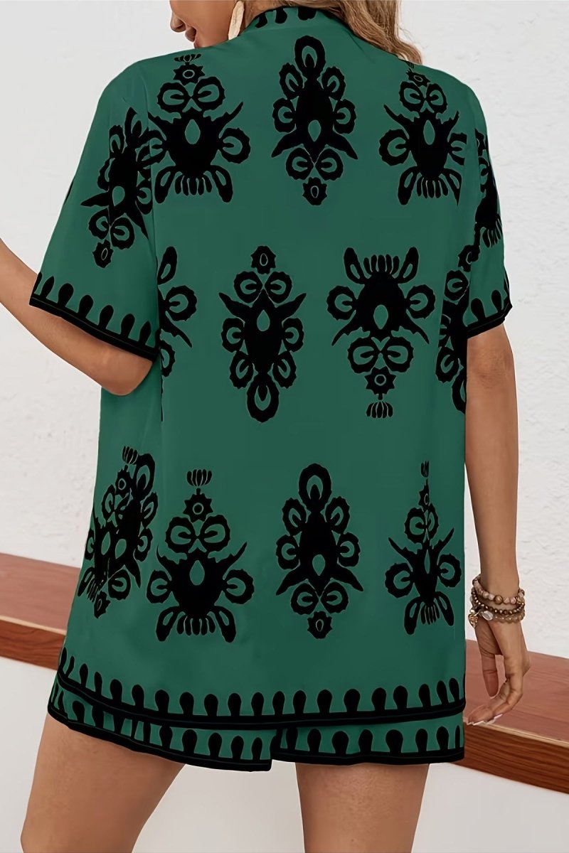Relaxed Fit Resort Print Two Piece Set for Effortless Summer Style 7