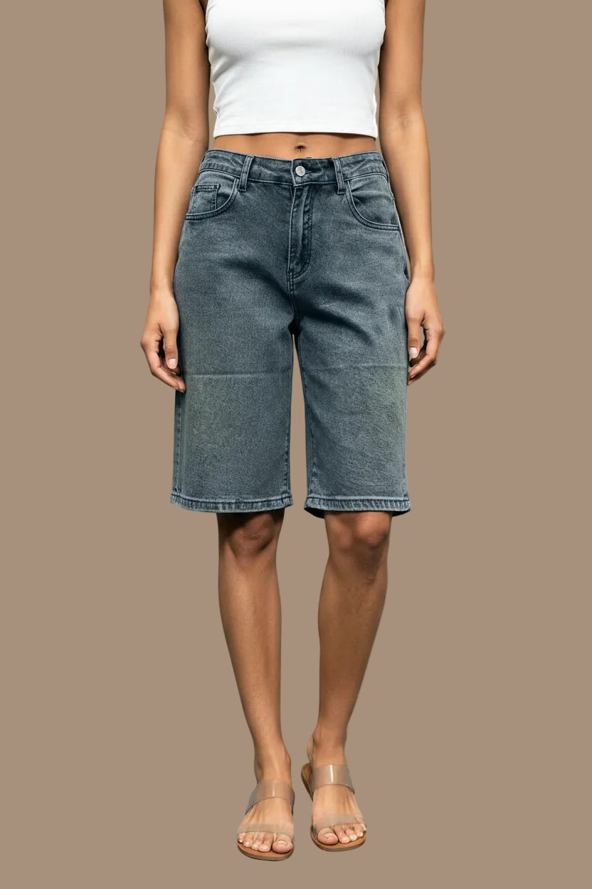 Vintage Inspired Bermuda Shorts with Functional Pockets