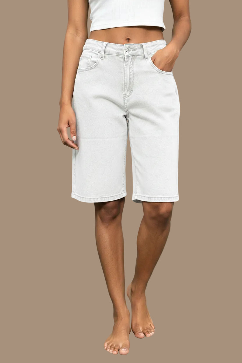 Vintage Inspired Bermuda Shorts with Functional Pockets