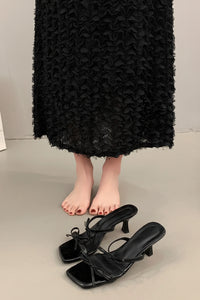 Elegant Thin Heel Sandals with Feminine Bow Accent