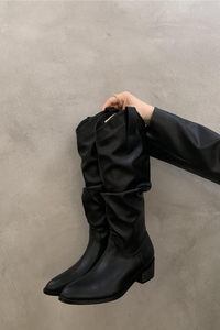 Stiefeletten mit Rüschen